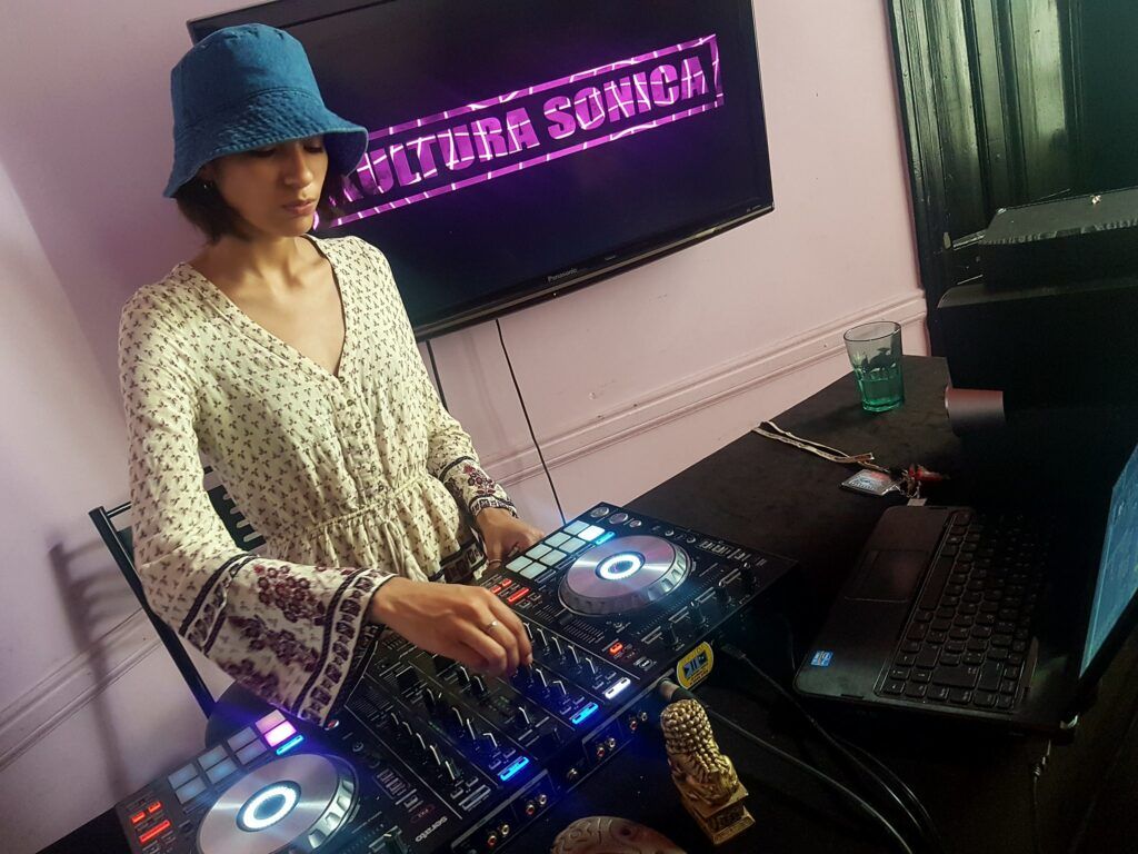 EN EL ESTUDIO